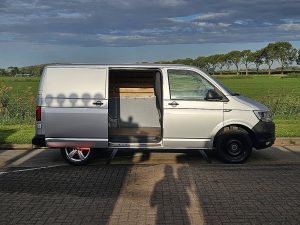 Drzwi boczne przestrzeni ładunkowej — Volkswagen TRANSPORTER 2.0 TDI z 2017 roku