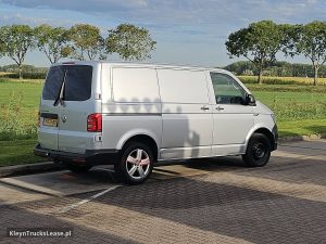 Strona pasażera z tyłu — Volkswagen TRANSPORTER 2.0 TDI z 2017 roku