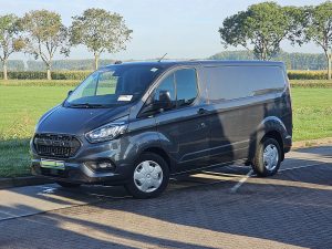Strona kierowcy z przodu — Volkswagen TRANSPORTER 2.0 TDI L2H1 Navi Carplay AC z 2020 roku