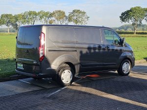 Strona pasażera z tyłu — Volkswagen TRANSPORTER 2.0 TDI L2H1 Navi Carplay AC z 2020 roku