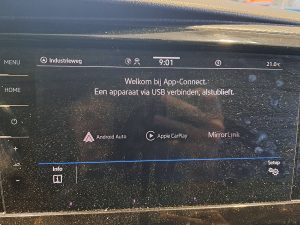 Ekran z Apple CarPlay — Volkswagen TRANSPORTER 2.0 TDI T6.1 BULLI LED NAP ! z 2021 roku