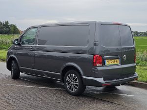 Strona kierowcy z tyłu — Volkswagen TRANSPORTER 2.0 TDI T6.1 BULLI LED NAP ! z 2021 roku