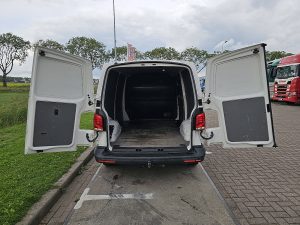 Przestrzeń ładunkowa — Volkswagen TRANSPORTER 2.0 TDI T6.1 L2 Trekhaak ! z 2021 roku