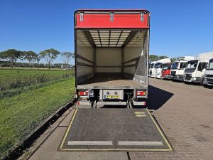 Przestrzeń ładunkowa — Volvo FE 220.18 z 2018 roku
