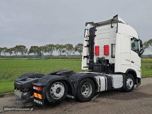 Strona pasażera z tyłu — Volvo FH 500 6x2 Single Boogie z 2021 roku