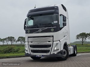 Przód pojazdu — Volvo FH 500 globetrotter XL z 2023 roku