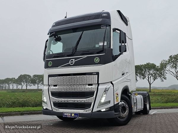 Volvo FH 500 globetrotter XL z 2023 roku, ciągnik siodłowy z zagranicy — przód pojazdu