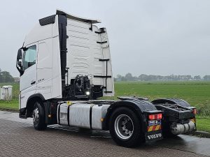 Strona kierowcy z tyłu — Volvo FH 500 globetrotter XL z 2023 roku
