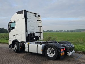 Strona kierowcy z tyłu — Volvo FH 500 globetrotter XL z 2023 roku
