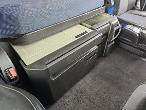 Wyposażenie specjalne wnętrza — Volvo FH 500 globetrotter XL z 2023 roku