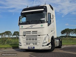 Przód pojazdu — Volvo FH 500 XL z 2022 roku