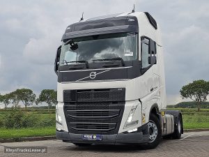 Przód pojazdu — Volvo FH 500 XL z 2022 roku