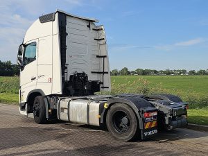 Strona kierowcy z tyłu — Volvo FH 500 XL z 2022 roku