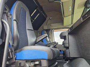 Wnętrze kabiny — Volvo FH 500 XL z 2022 roku