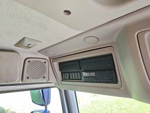 Wyposażenie specjalne wnętrza — Volvo FL 250.12 z 2017 roku