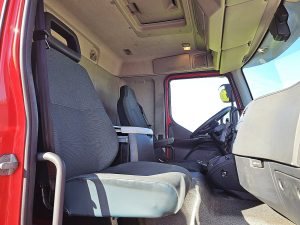 Wnętrze kabiny — Volvo FL 250.16 z 2020 roku