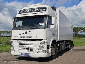 Przód pojazdu — Volvo FM 410 z 2015 roku