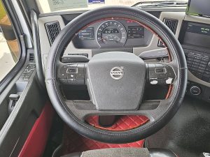 Wyposażenie specjalne wnętrza, ujęcie 3 — Volvo FM 410 z 2015 roku