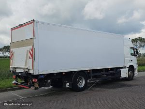 Strona pasażera z tyłu — Volvo FM 410 z 2015 roku