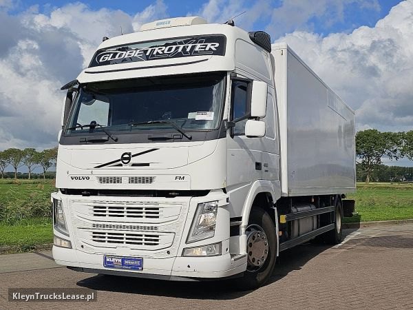Volvo FM 410 z 2015 roku, kontener z zagranicy — przód pojazdu