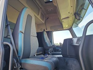 Wnętrze kabiny — Volvo FM 450 450 Skirts Airco z 2019 roku