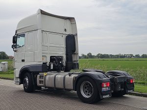 Strona kierowcy z tyłu — DAF XF 480 z 2021 roku