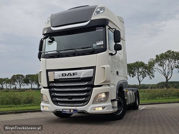 DAF XF 480 z 2021 roku, ciągnik siodłowy z zagranicy — przód pojazdu