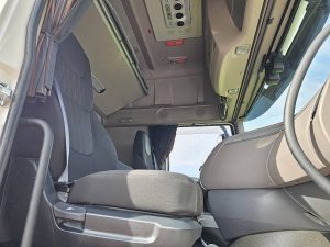 Wnętrze kabiny — DAF XF 530 z 2019 roku