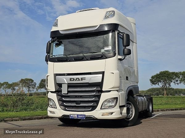 DAF XF 530 z 2019 roku, ciągnik siodłowy z zagranicy — przód pojazdu