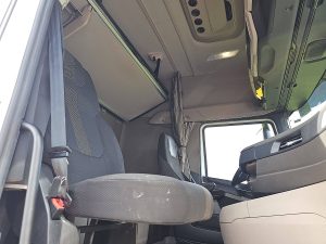 Wnętrze kabiny — DAF XG 480 ZF-intarder z 2022 roku