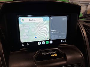 Ekran z Apple CarPlay — Ford TRANSIT 2.0 TDCI 130 DC L4 AMB. z 2018 roku