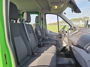 Wnętrze kabiny — Ford TRANSIT 2.0 TDCI 130 DC L4 AMB. z 2018 roku