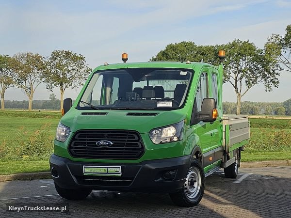 Ford TRANSIT 2.0 TDCI 130 DC L4 AMB. z 2018 roku, skrzyniowy z zagranicy — przód pojazdu