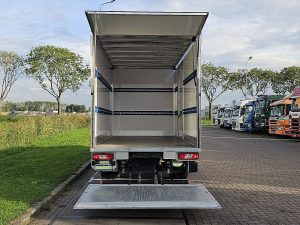 Przestrzeń ładunkowa — Ford TRANSIT 2.0 TDCI EBLUE 170 L3 z 2023 roku