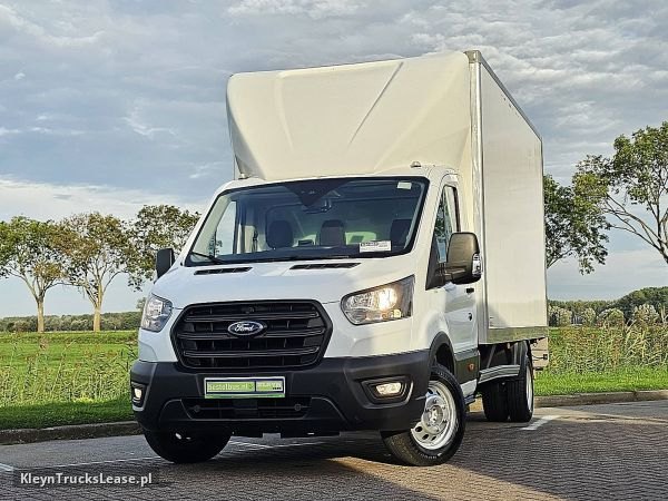 Ford TRANSIT 2.0 TDCI EBLUE 170 L3 z 2023 roku, blaszak z zagranicy — przód pojazdu