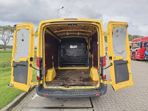 Przestrzeń ładunkowa — Ford TRANSIT z 2015 roku