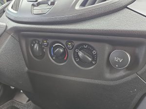 Wyposażenie specjalne wnętrza — Ford TRANSIT z 2015 roku