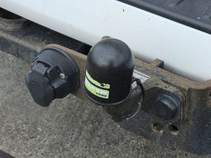 Hak holowniczy — Ford TRANSIT CUSTOM 2.0 z 2020 roku