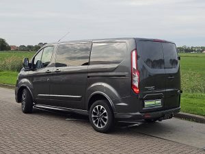 Strona kierowcy z tyłu — Ford TRANSIT CUSTOM 2.0 L1H1 SPORT Dub.CAb! z 2021 roku