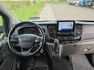 Deska rozdzielcza i stanowisko kierowcy — Ford TRANSIT CUSTOM 2.0 L1H1 SPORT Dub.CAb! z 2021 roku