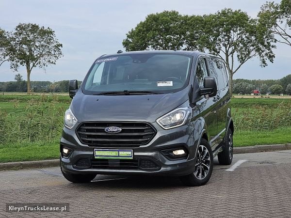 Ford TRANSIT CUSTOM 2.0 L1H1 SPORT Dub.CAb! z 2021 roku, blaszak z zagranicy — przód pojazdu