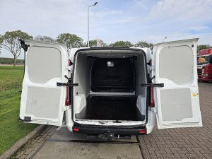 Przestrzeń ładunkowa — Ford TRANSIT CUSTOM 2.0 L2H1 Navi Trekhaak z 2022 roku