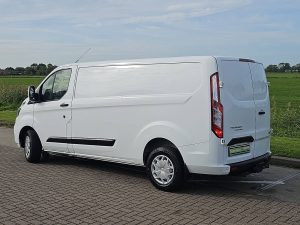 Strona kierowcy z tyłu — Ford TRANSIT CUSTOM 2.0 L2H1 Navi Trekhaak z 2022 roku
