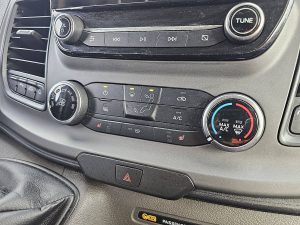 Wyposażenie specjalne wnętrza — Ford TRANSIT CUSTOM 2.0 L2H1 Navi Trekhaak z 2022 roku