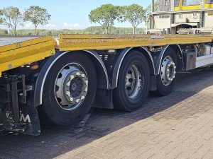 Opony z dobrym bieżnikiem, ujęcie 2 — Iveco AD260S42 z 2019 roku