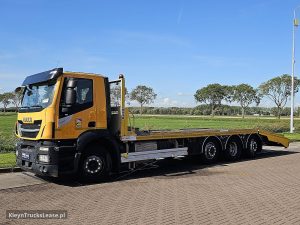 Strona kierowcy z przodu — Iveco AD260S42 z 2019 roku
