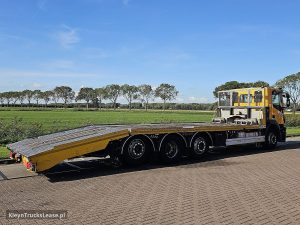 Strona pasażera z tyłu — Iveco AD260S42 z 2019 roku