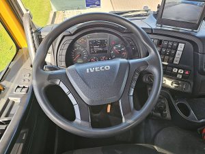 Wyposażenie specjalne wnętrza — Iveco AD260S42 z 2019 roku