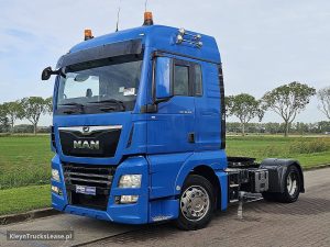 Strona kierowcy z przodu — MAN 18.460 TGX z 2017 roku