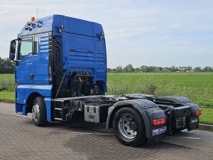 Strona kierowcy z tyłu — MAN 18.460 TGX z 2017 roku